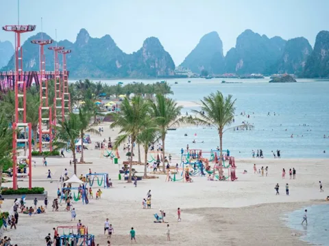 Explore Vietnam travel destinations, tips and itinerary ideas