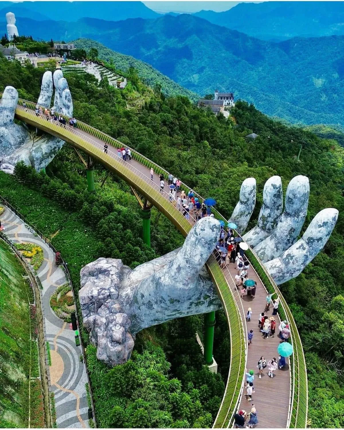 Navigating Banking Services in Da Nang for International Visitors