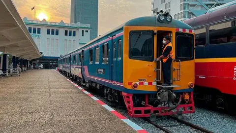 Train from Thailand to Vietnam