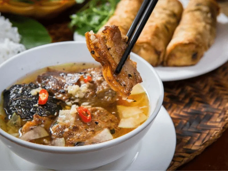 The Ultimate Guide to 40 Popular Vietnamese Street Foods