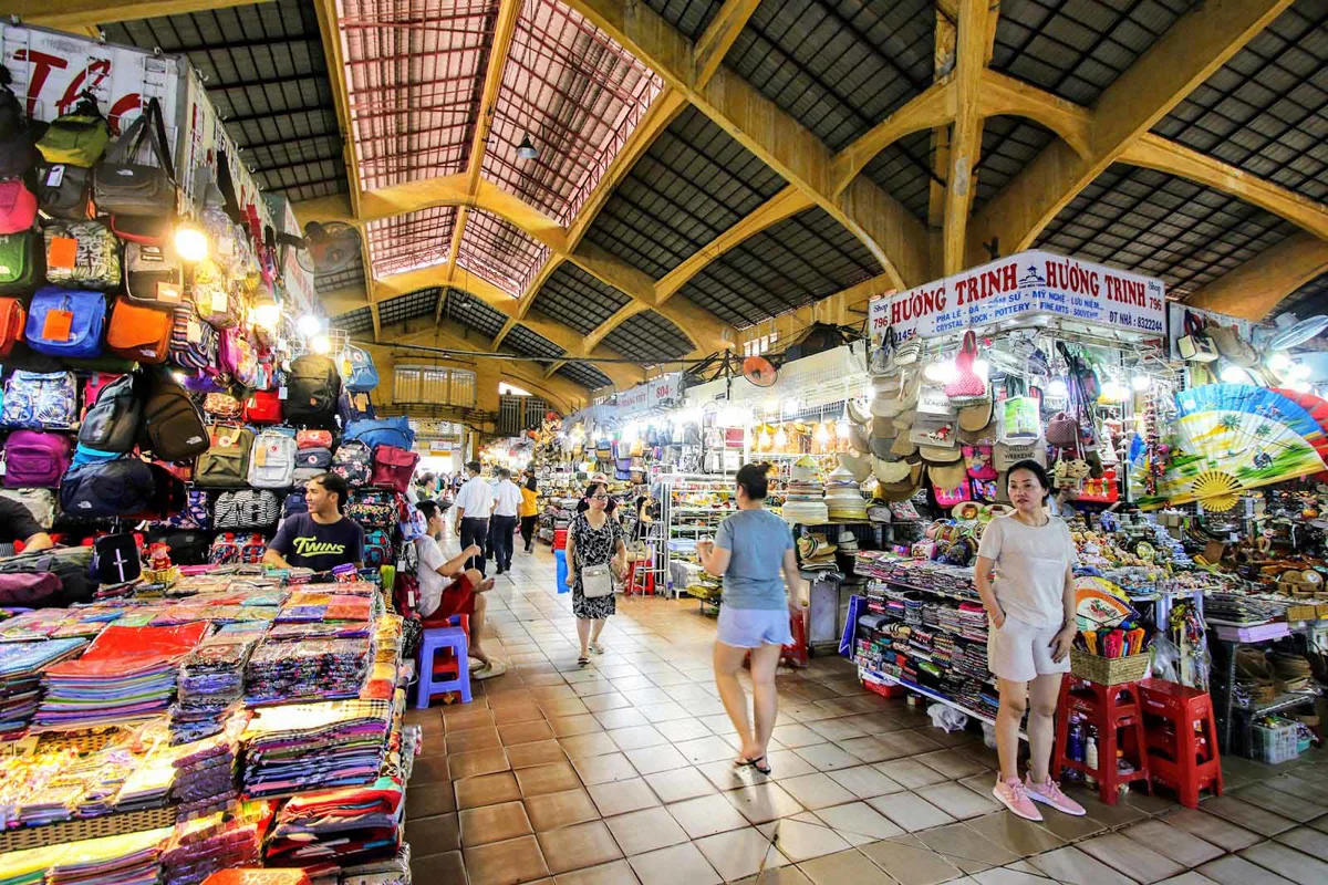 Ho Chi Minh City's Lively Night Markets: A Guide to Evening Shopping and Street Food