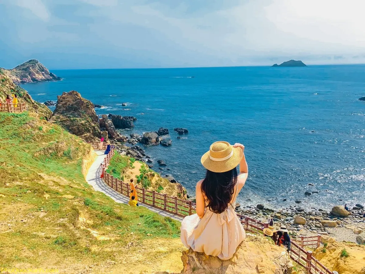 Binh Dinh Province: Cultural Tours and Coastal Experiences During the Grand Prix