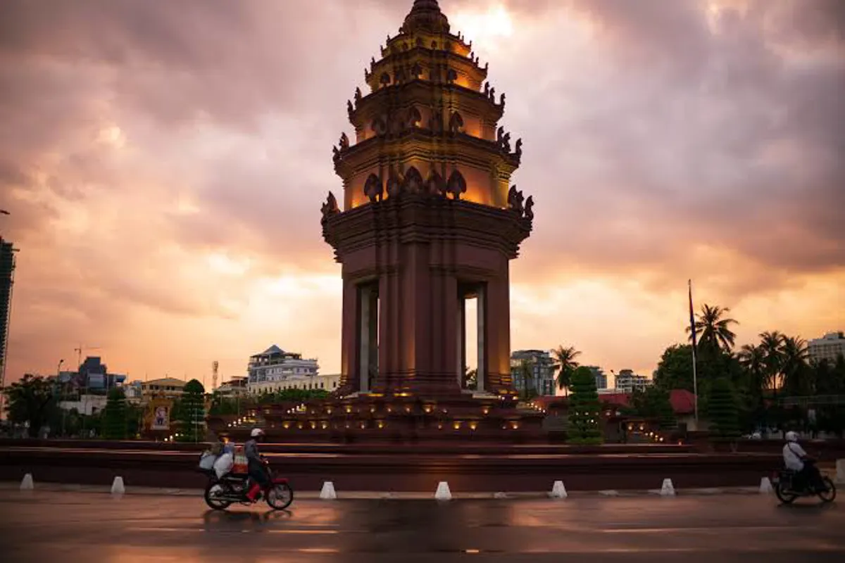 Cambodia's Bon Om Touk Water Festival: A November Travel Guide