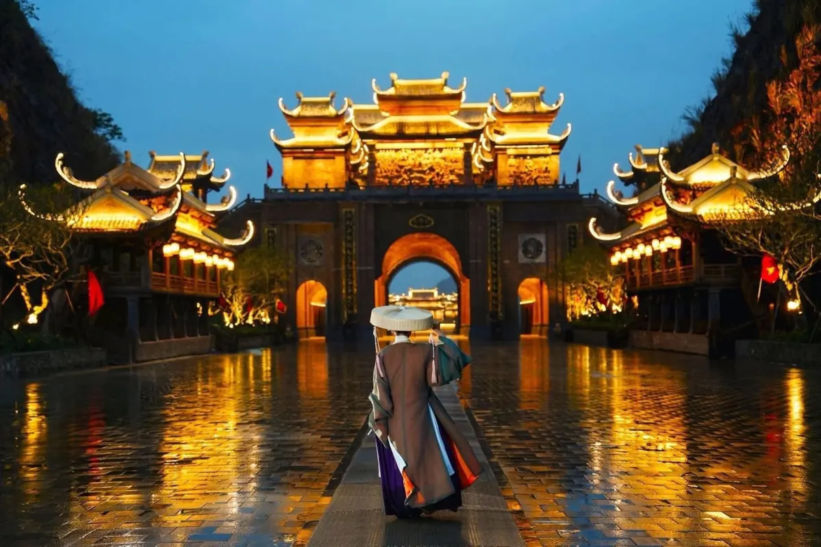 Experiencing Ninh Binh: Seasonal Weather and Travel Tips