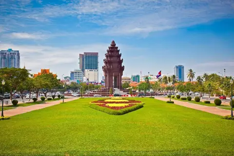 Exploring Phnom Penh's Royal Palace: A Guide to Cambodian Heritage