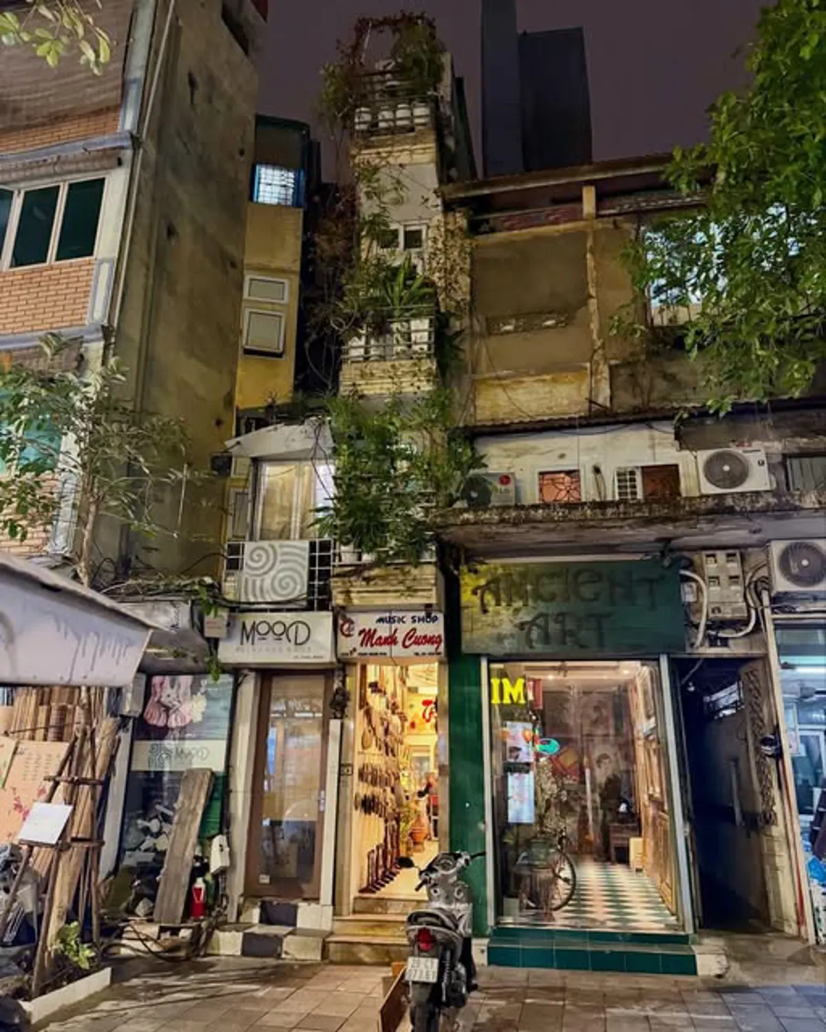 Hanoi Old Quarter: A Visitor's Guide to Historic Streets and Local Life