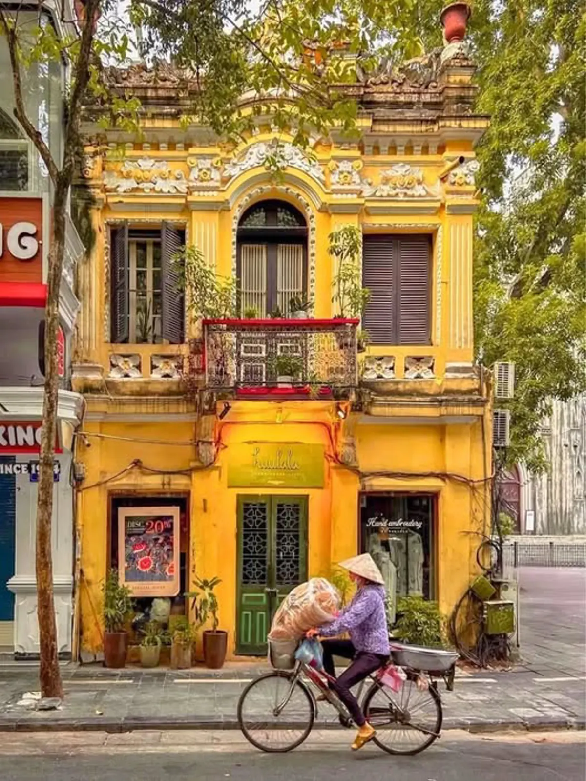 Hanoi Street Food Essentials: A Guide to Must-Try Local Dishes