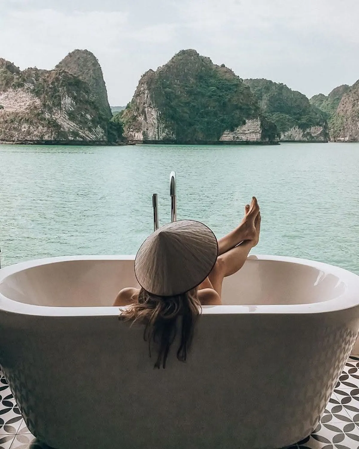 Traveling from Hanoi to Halong Bay by Taxi: Costs, Companies, and Advice