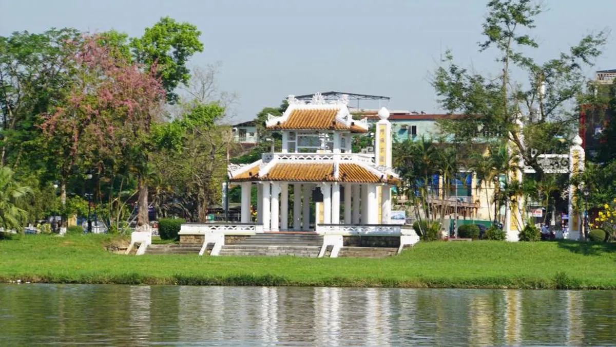 Hanoi to Hue Travel Guide: Routes, Times, and Transport Options