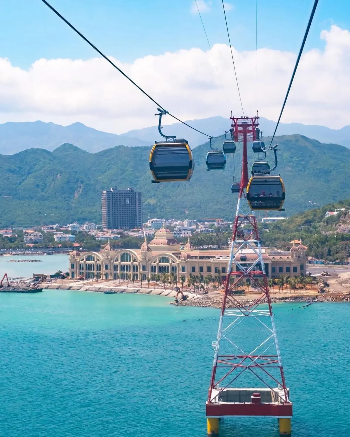 Hon Ong Island: A Tranquil Escape for Marine Life and Nature Exploration