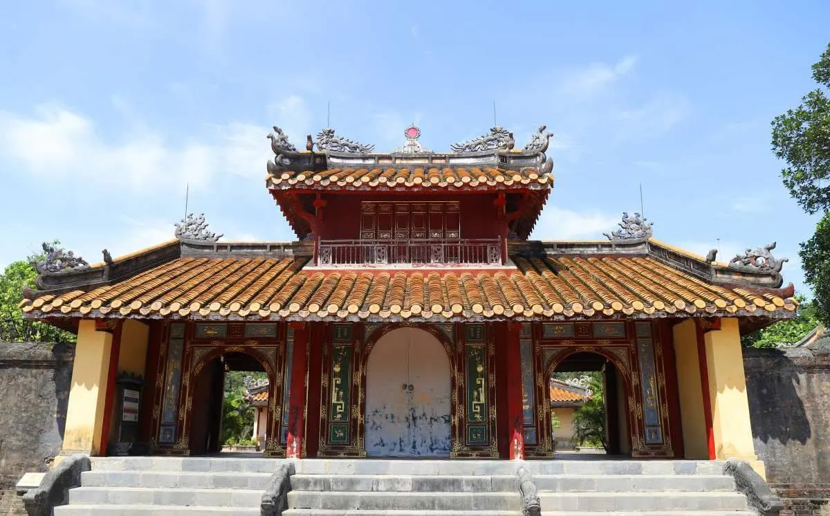 Hue Travel Guide: Exploring Imperial History, Cuisine, and Culture
