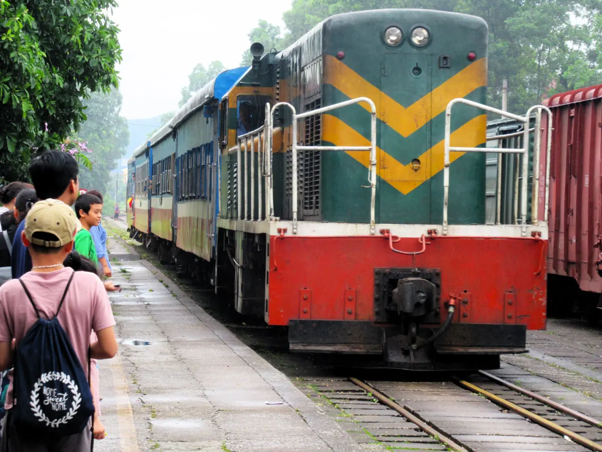 Exploring Vietnam by Luxury Train: Routes, Services, and Experiences