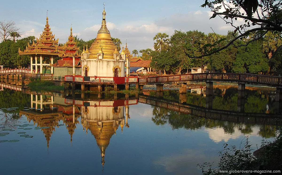 Mawlamyaing waterfront showing boats and seafood stalls