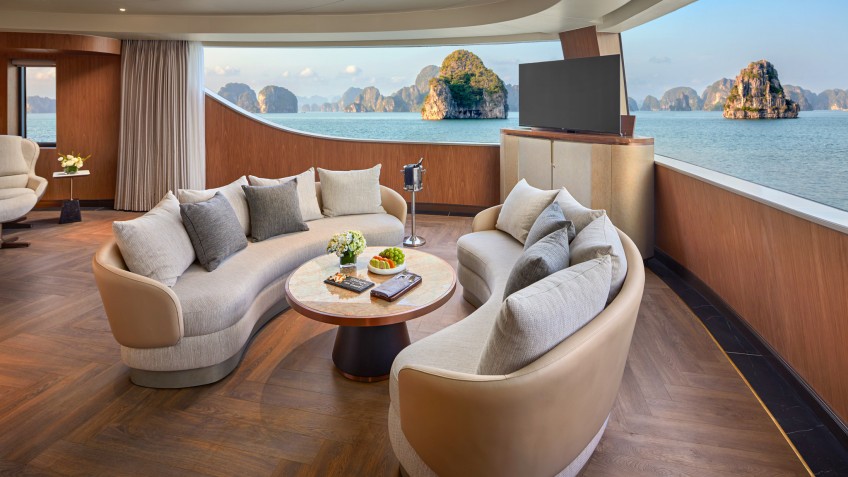 Enjoy a 1st-class cruise