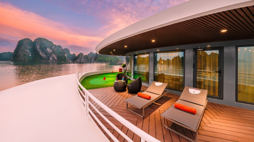 Relaxing on the huge Private Sundeck