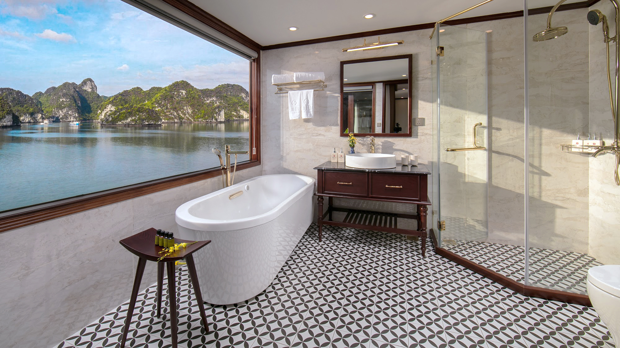 Huge and Modern Bathroom