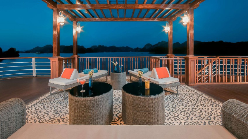 Brezzy Outdoor Lounge