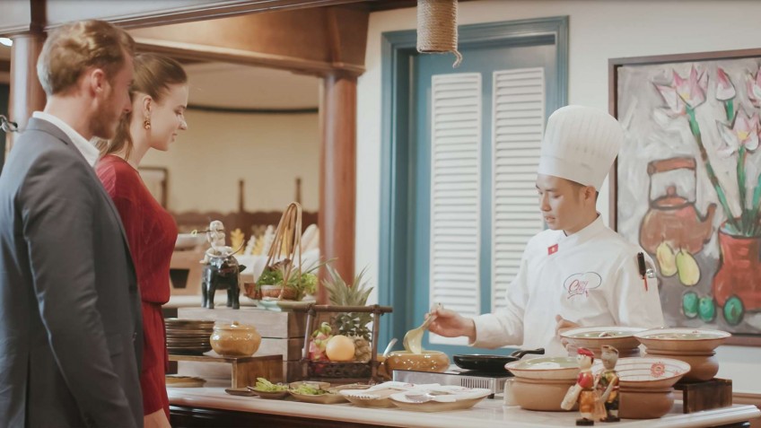 Have breakfast with the world-class service