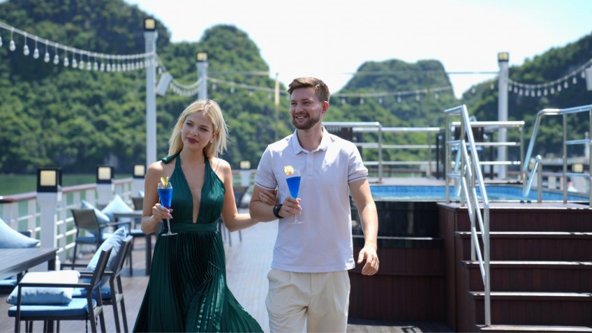 Happy Hour Onboard