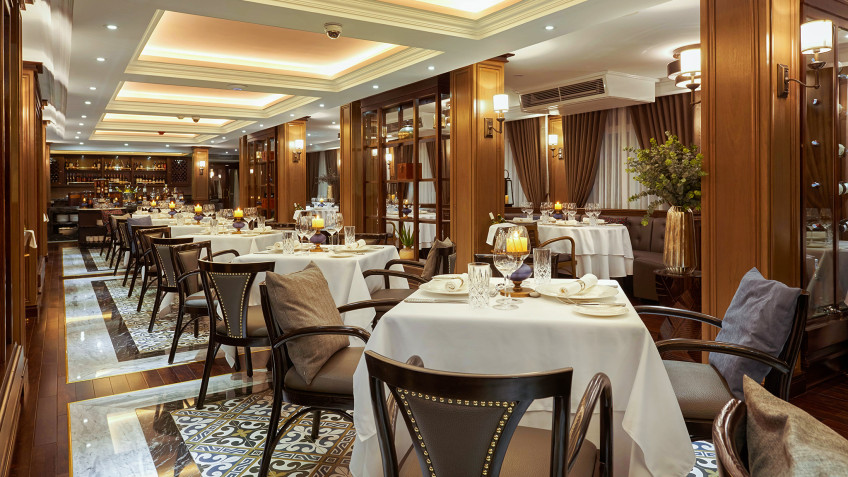 Cozy Ambiance At 5-Star Restaurant
