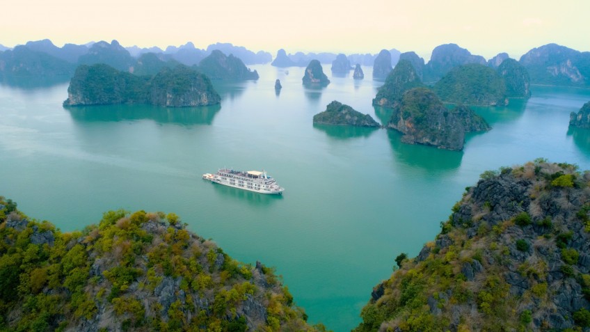 Cruise On Emerald Sea to Cat Ba Island