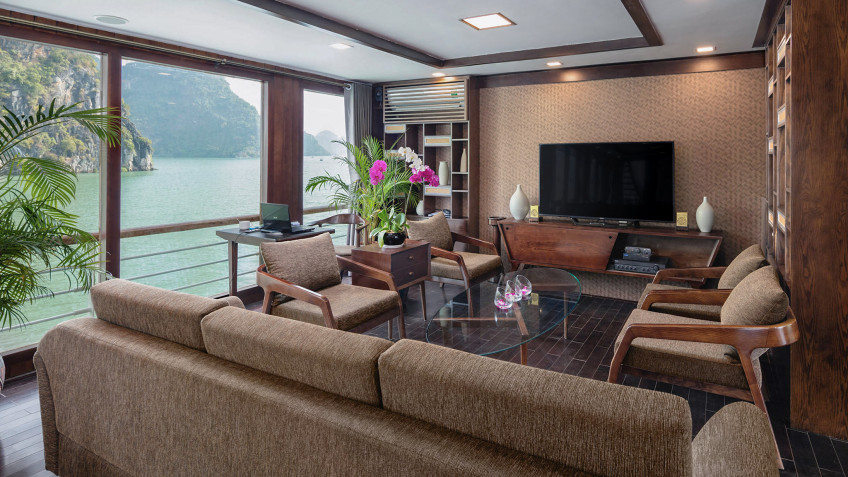 Comfy restaurant lounge for family