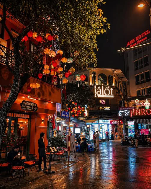 Vietnam's Northern & Southern Wonders: Cities, Bay & Delta – 12 Days
