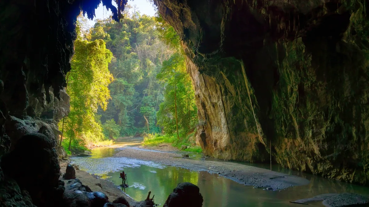 Northern Thailand & Vietnam Highlands Trek with Halong Bay Cruise – 14 Days